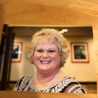 Janet Lowe