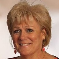 Susie Bates