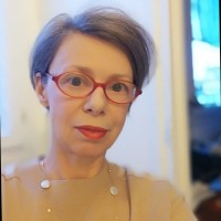 Emmanuelle Debever