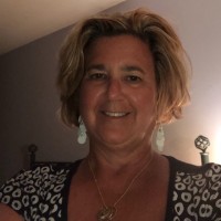 Lynn Naftel
