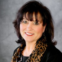 Lonna Woods l  REALTOR®