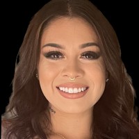 Mari G