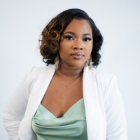 Arianna Adams , M.B.A