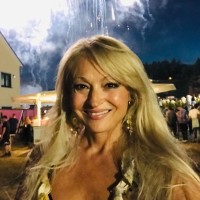 Meral Kömen