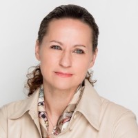 Leonora Riesenburg C.Arb FCIArb CArb.FAIADR CMed.FAIADR