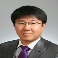 Jinwoo Yang