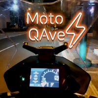 Moto QAve