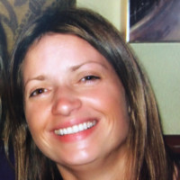 Julie Holmes