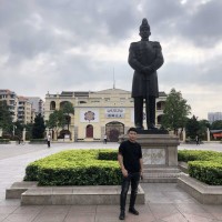 梁万通