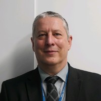 Simon Bennett