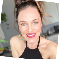 Danielle Holland