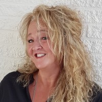 Sandy Den Hertog