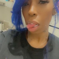 Nikki R