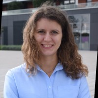 Dóra Munkás