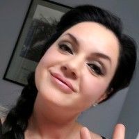 Lenka Holicova Simmons