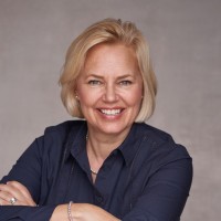 Kim Lawrence