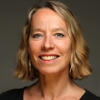 Aya Bach