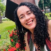 Flávia Castro