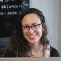 Camila Genaro Estevam