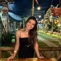 Júlia Bomfim