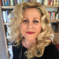 Dr. Kim DiRe' LPC, MEd, SEP, DBH