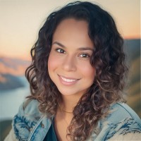 Elizabeth Jauregui, Mba