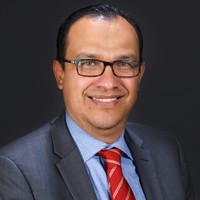 Mauricio R.