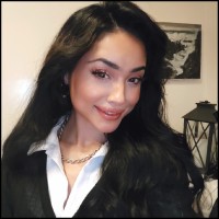 Paola Izabella A.