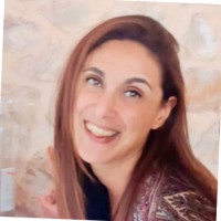 Veronica De la Cruz