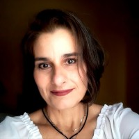 Julie Nogueira Assis