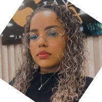 Thayná Barros
