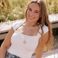 Anabelle Wright