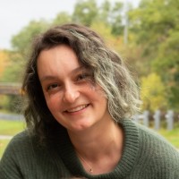 Jess Knarian, Asa, Maaa