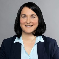 Eva Koenig, Mba