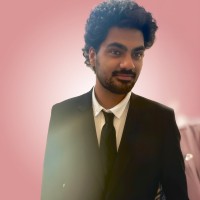 Avi J.
