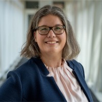 Dr. Annabel Oelmann