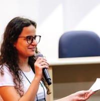 Ana Beatriz Waldvogel Oliveira