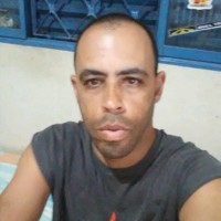 Adriano Gomes