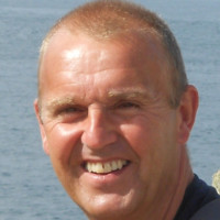 Karl Davies