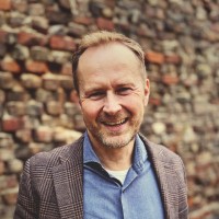 Tom E. Markussen
