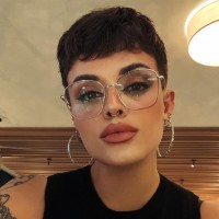 Tayná De Castro Stolz