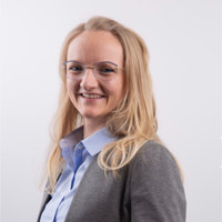 Claudia Knoll
