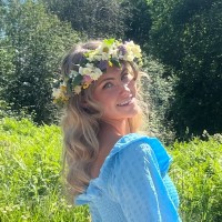 Emmy Holton