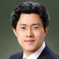 Youngjin Lee