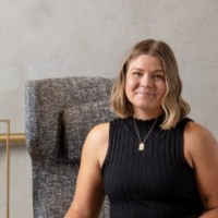 Veronica (Niki) Dowling