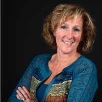 Brenda De Vries