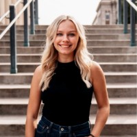 Lindsey Davis