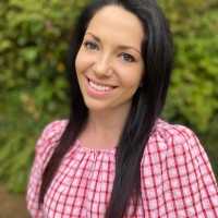 Emily Bruton Iniekio