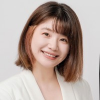 Yi Li
