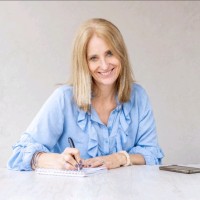 Lic.  Mariana Laura Grossi